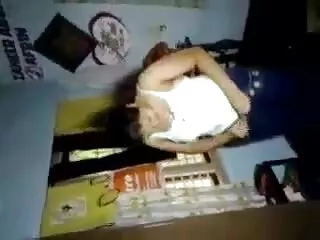 صديقتي تبيع لهواة devar bhabhi كا صديق مثير لعدة مئات من اليورو