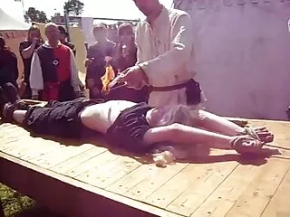 الأبيض Bhabhi الأزرق الهواة امرأة أثناء التدليك من قبل أخصائي التدليك